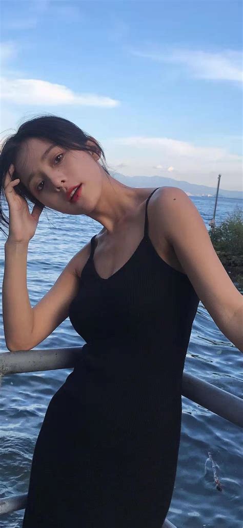 皇上有力的撞着